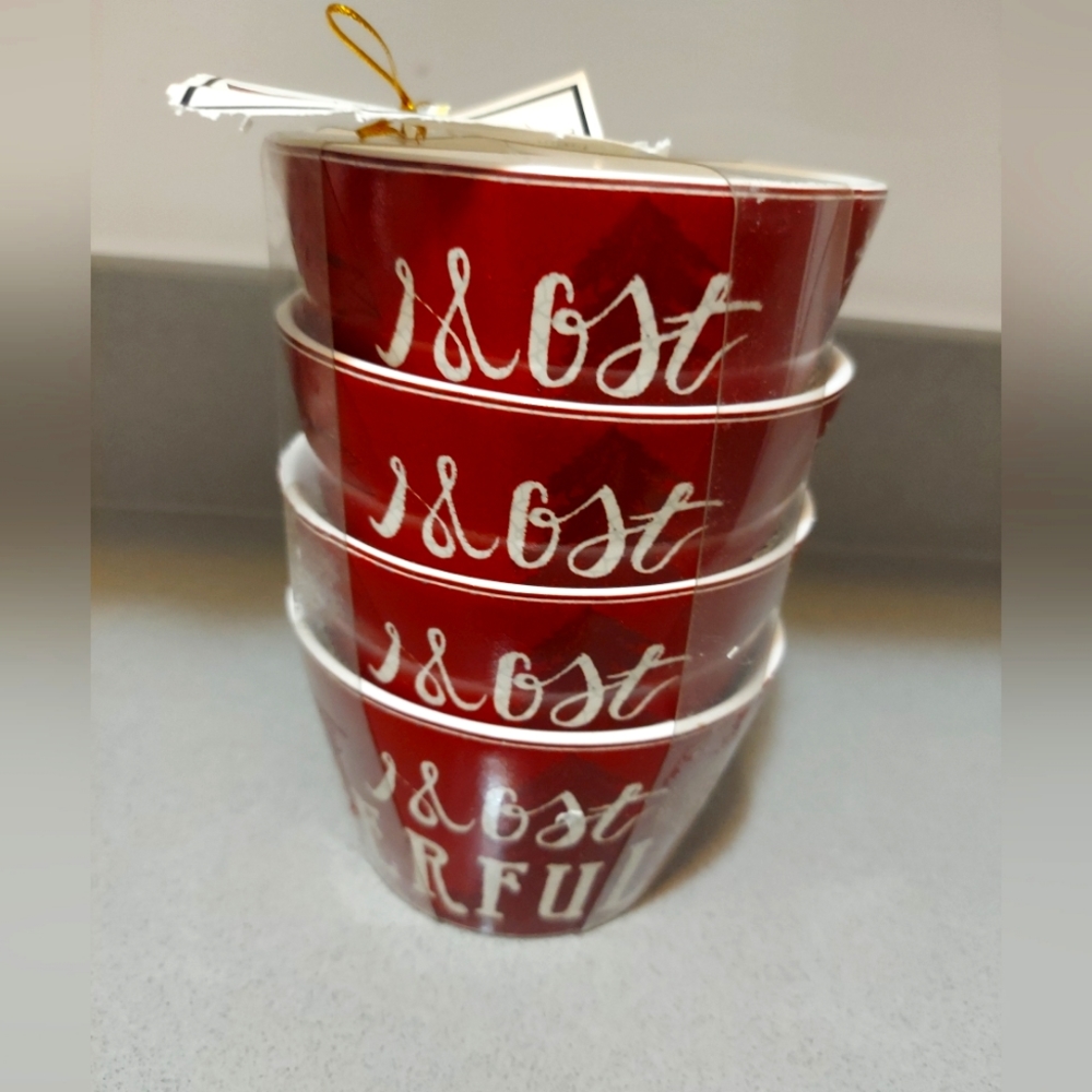 4 salad bowl  on Christmas  table